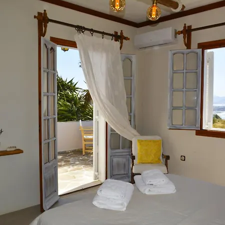 Zephyrus Sunset House Holiday home Agkidia